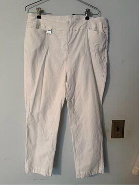 Lulu-B White Pull On Ankle Pants Size 14 Stretch worn once small stain